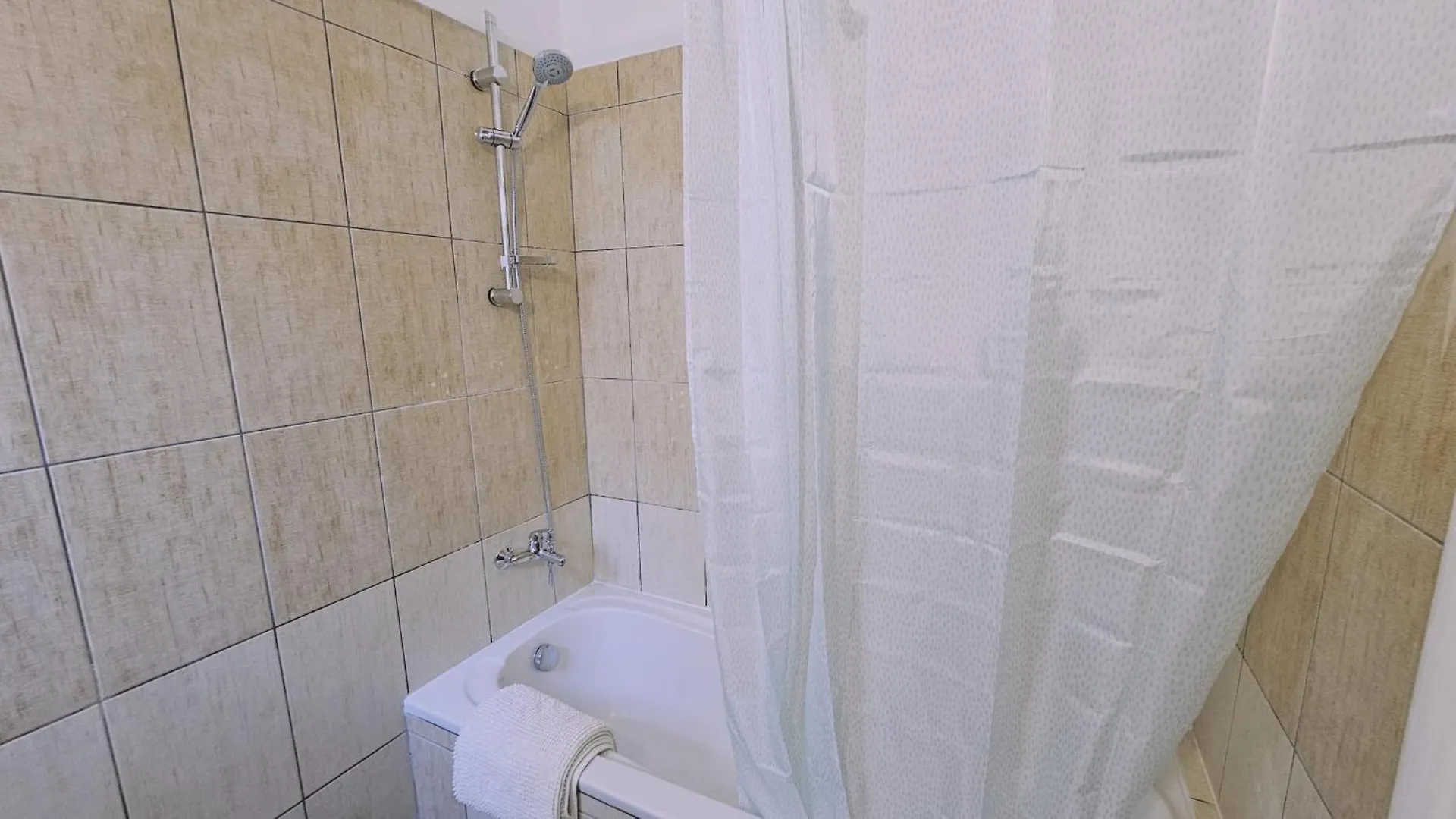 Stay Skyline Nest Larnaca Apartment